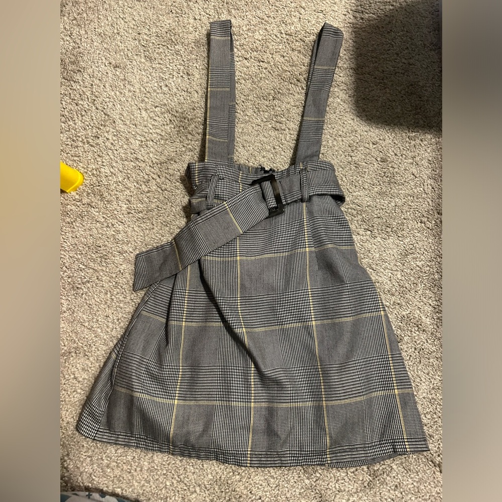 Forever 21 skirt with suspenders